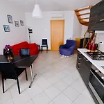 Appartamento in Villa Daniela con piscina privata Carraro Immobiliare Jesolo - Family Apartments