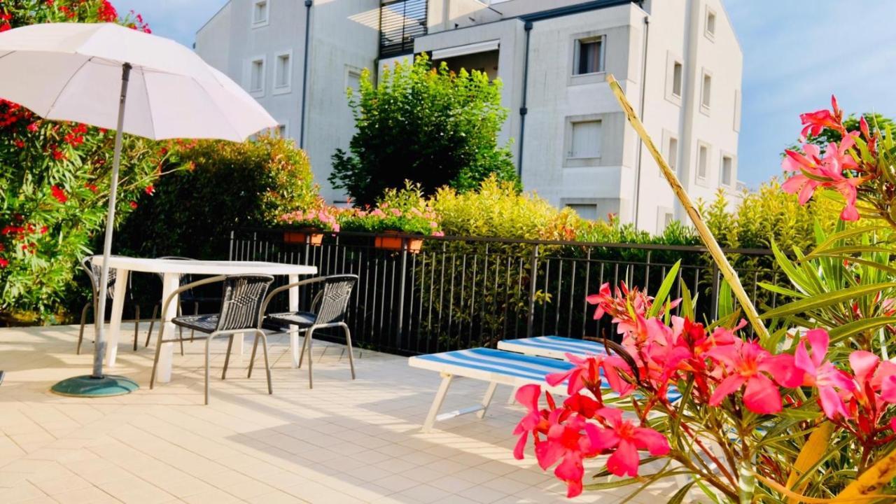 Appartamento in Villa Daniela con piscina privata Carraro Immobiliare Jesolo - Family Apartments * Lido di Jesolo