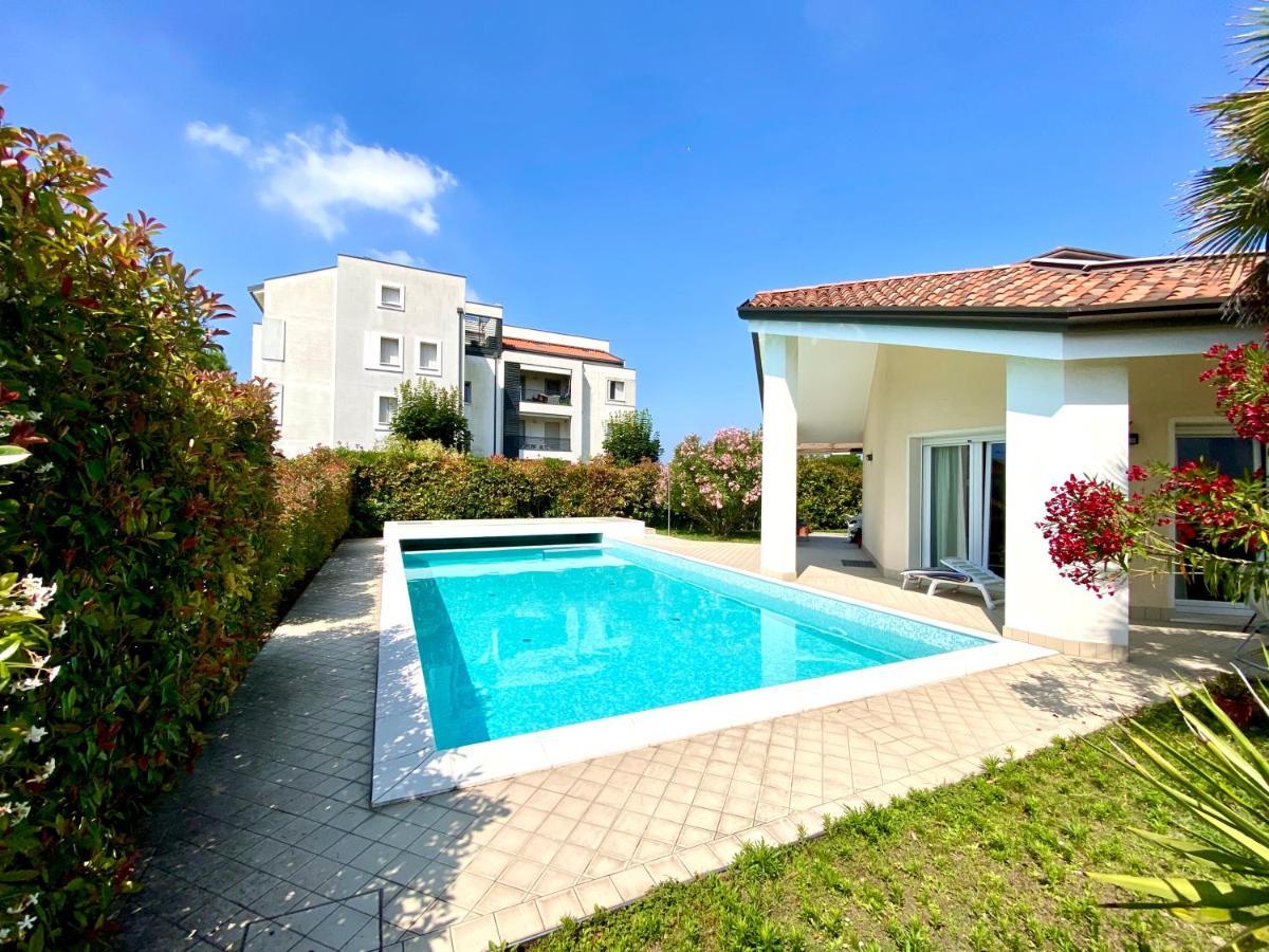 Appartamento in Villa Daniela con piscina privata Carraro Immobiliare Jesolo - Family Apartments * Lido di Jesolo